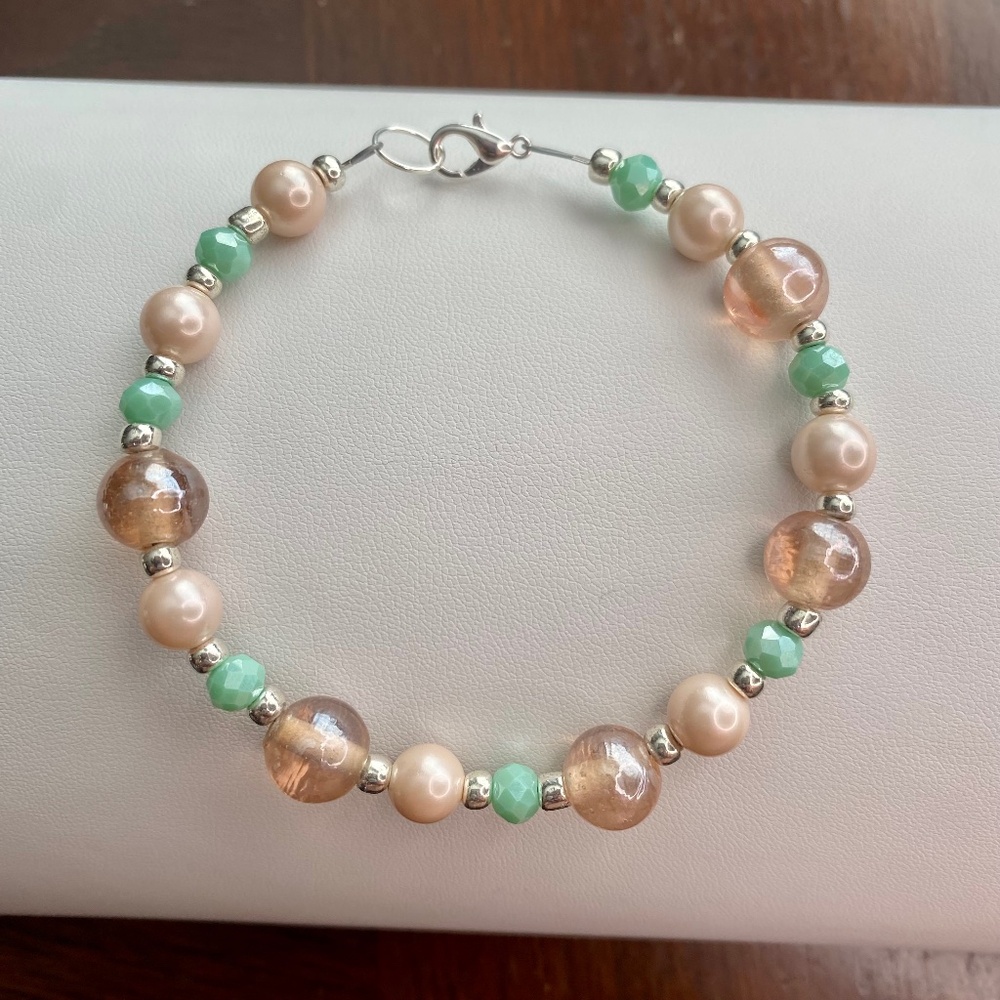 Green, Pearl, & Pale Pink Round Glass Beaded Bracelet